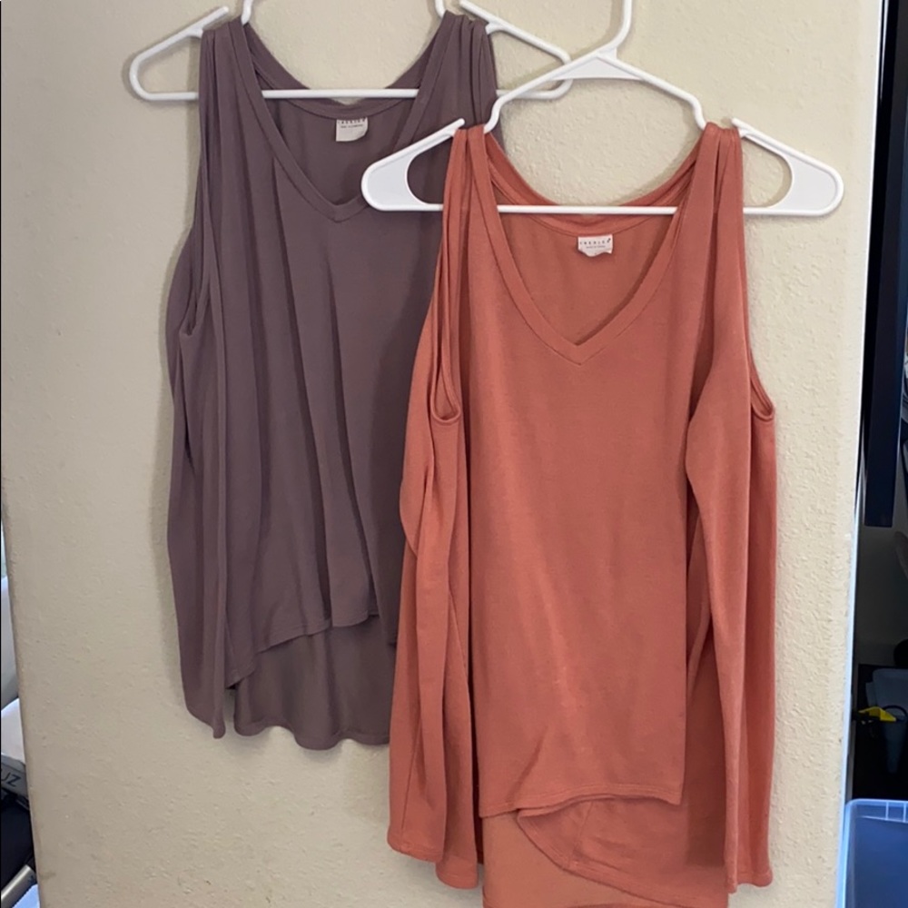 2 Tresics Cold Shoulder Long Sleeve Shirt